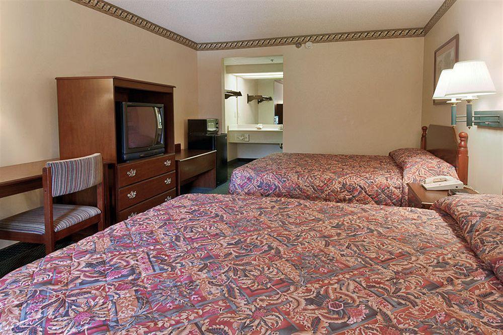 Days Inn - Chapel Hill Room photo