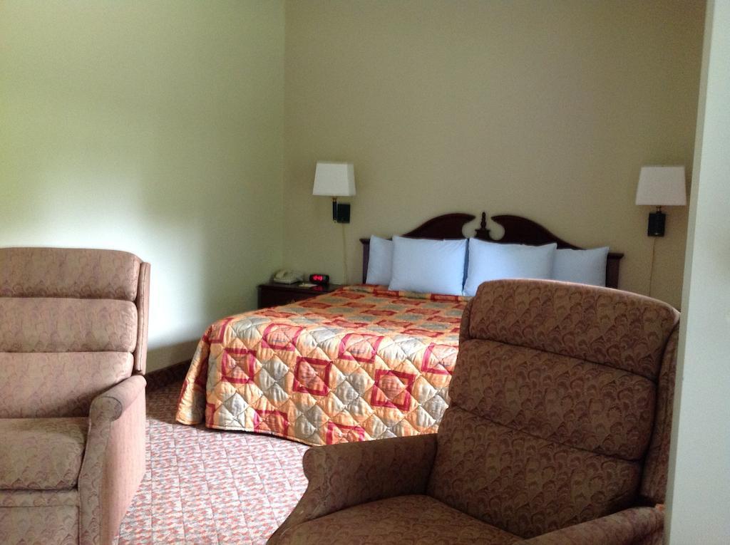 Days Inn - Chapel Hill Room photo